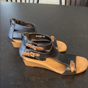 Aerosoles Heelrest size 7 sandals